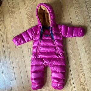 EUC Patagonia down snowsuit/bunting. Pink infant size 0-3months